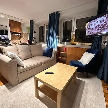 Sushi 2 Fast Wifi 1gbs 85'tv Hbo Disney+ Amazontv Apartment Warsaw
