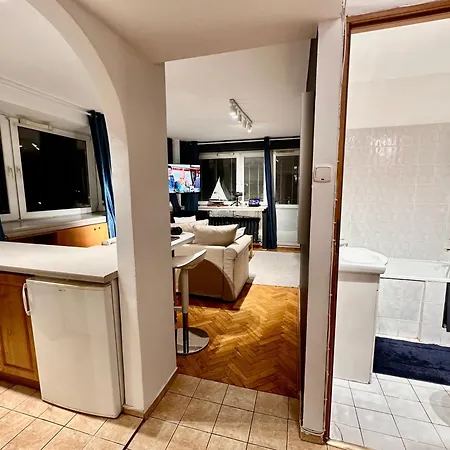 Sushi 2 Fast Wifi 1gbs 85'tv Hbo Disney+ Amazontv Apartment Warschau