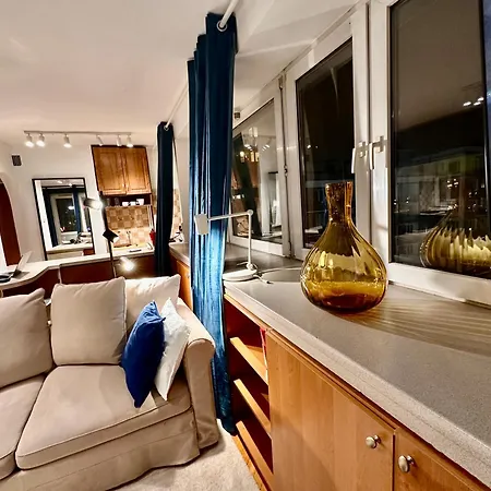 Apartment Sushi 2 Fast Wifi 1gbs 85'tv Hbo Disney+ Amazontv Warsaw