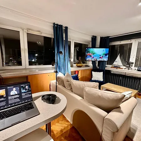 Sushi 2 Fast Wifi 1gbs 85'tv Hbo Disney+ Amazontv Apartment Warsaw